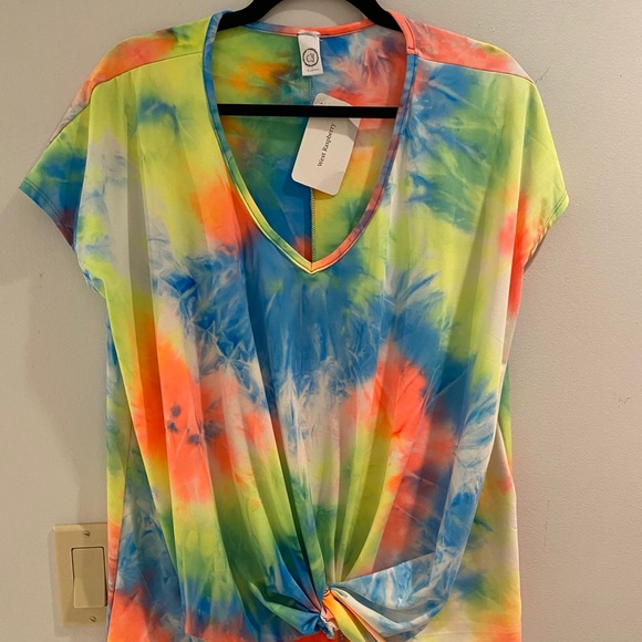 NWT Medium Tie Dye Top - Picture 1 of 3